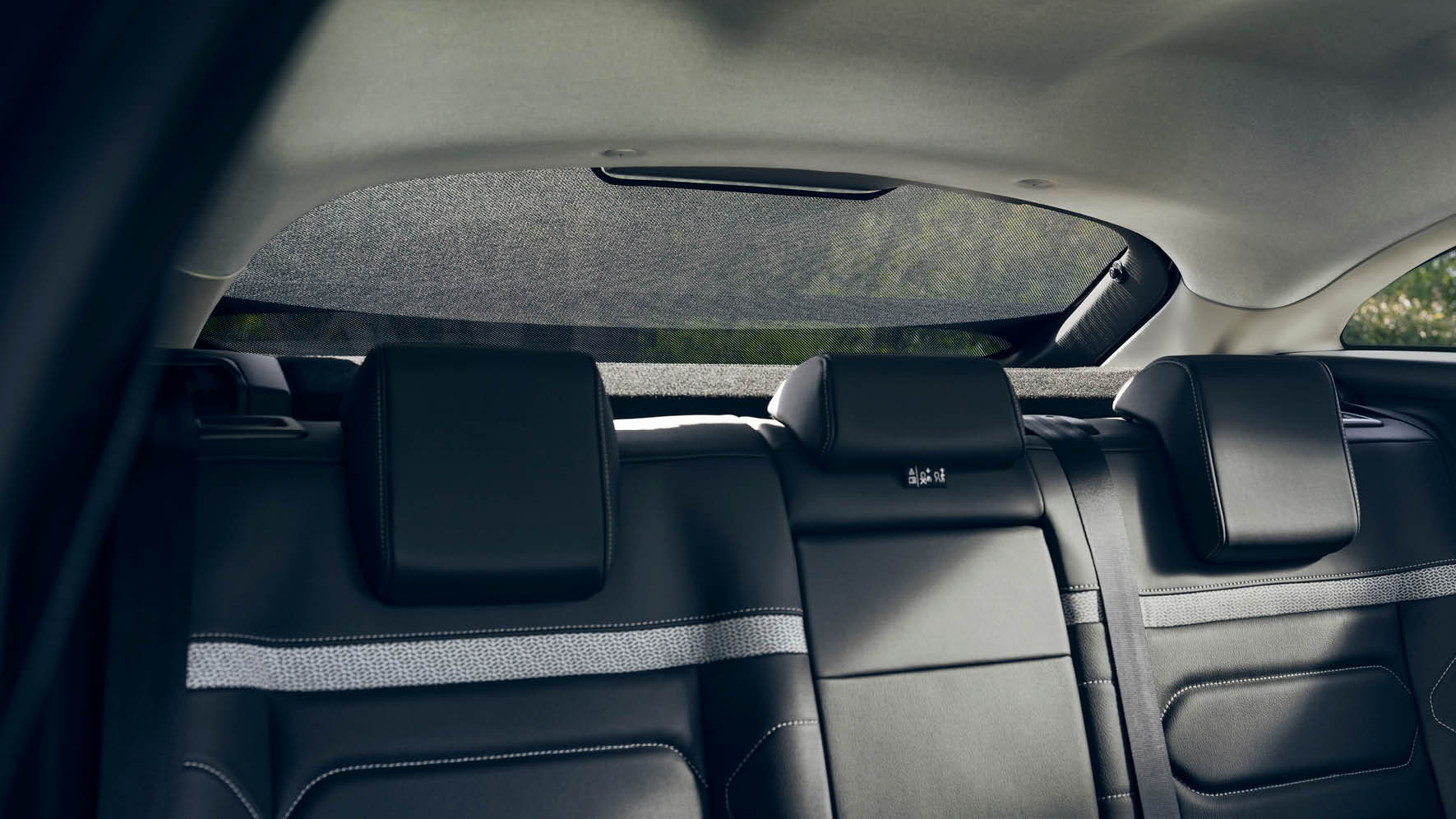 CITROEN ALL NEW CITROEN C4 Sunblind for rear windscreen